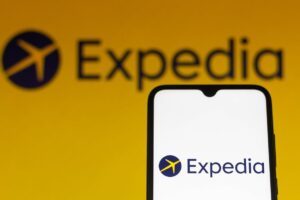 how to reserve a flight with expedia