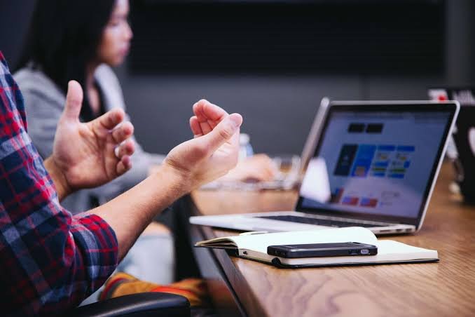 How Online Courses Can Help Students Prepare for University and Competitive Exams
